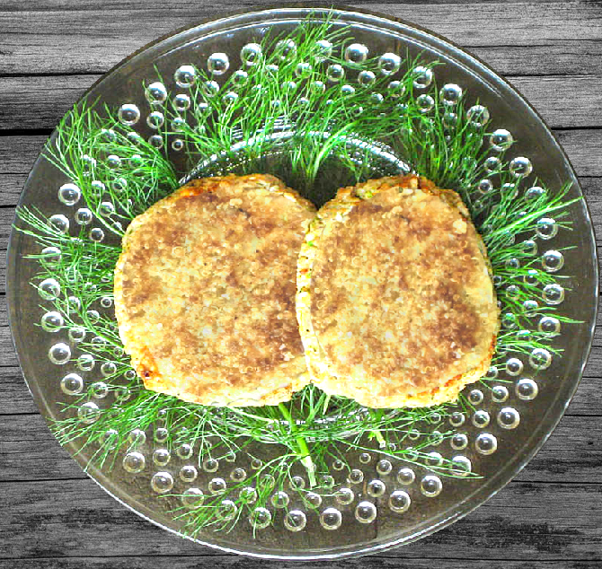 Quinoa Salmon Burgers